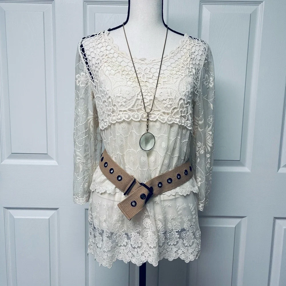 NWOT Zara open sheer lace 3/4 sleeve hip length top. Off White. Size L.